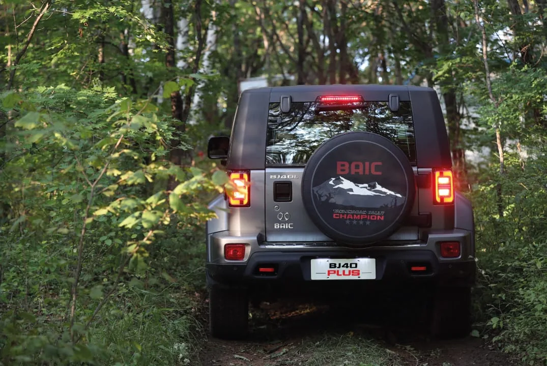 BAIC BJ40 Plus · exterior · vista 3